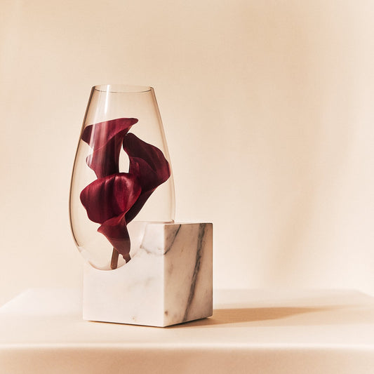 CLIFFHANGER VASE - TERRA CALACATTA