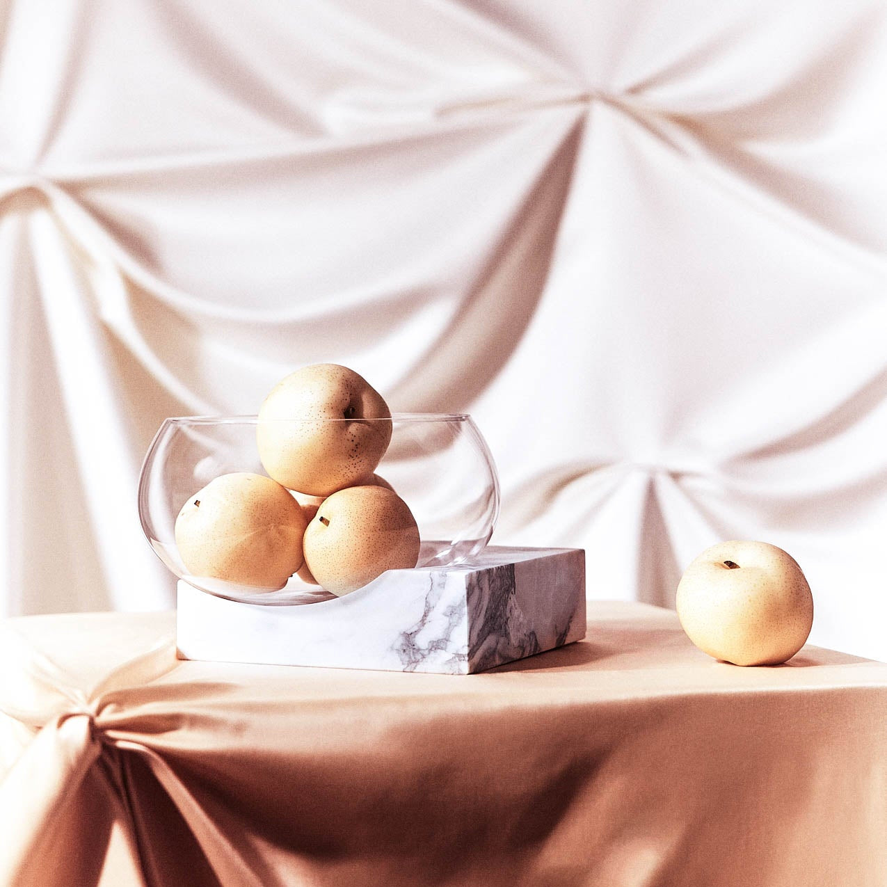 CLIFFHANGER BOWL - CALACATTA CARRARA